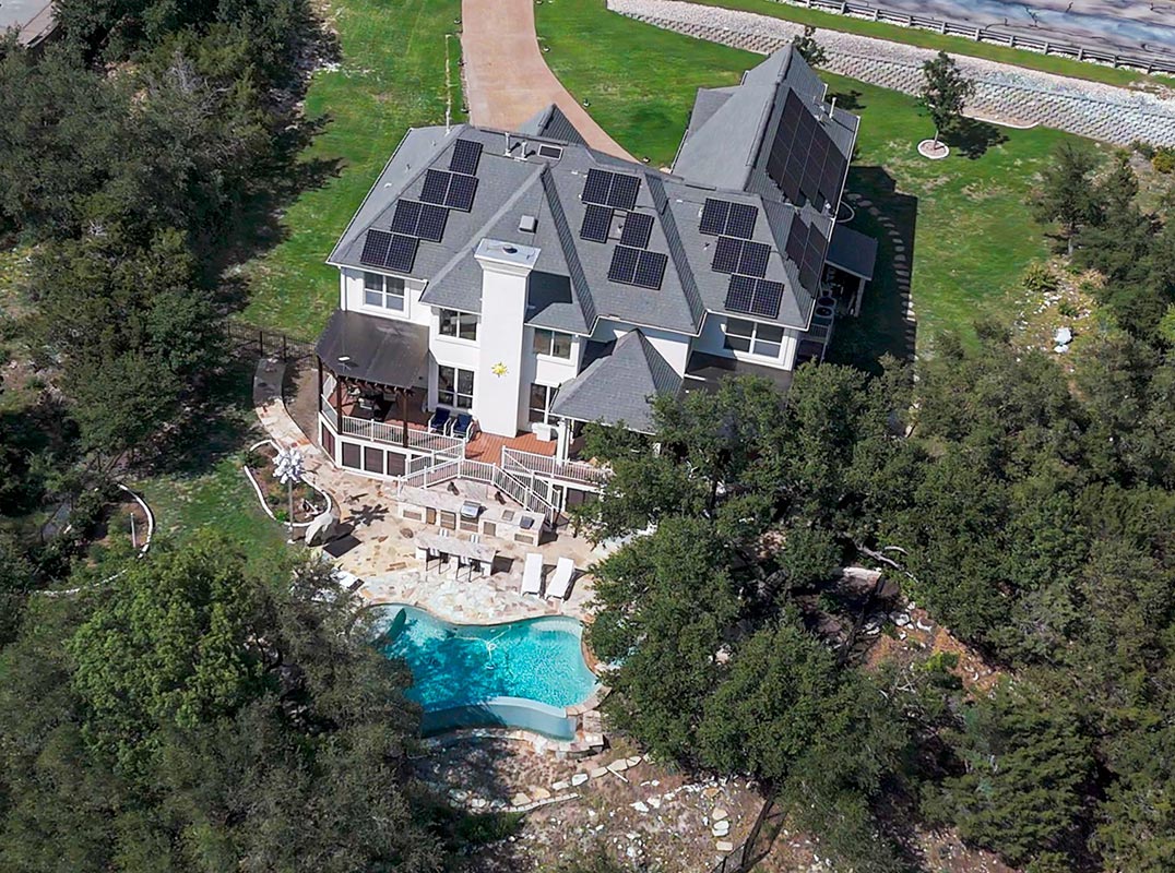 Gated Lakewind Estates